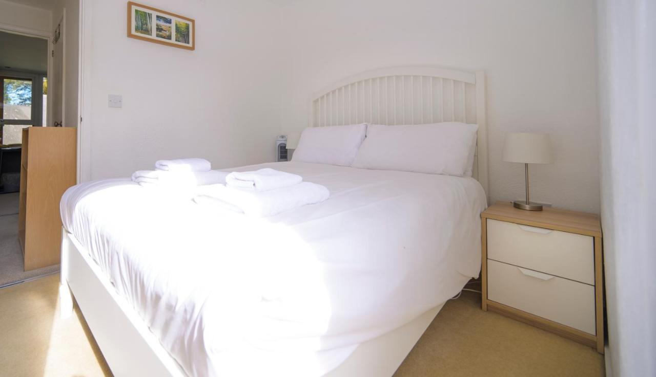 Escape To A Clifftop Chalet With Pool And Tennis Onsite - 1A Kingsdown Holiday Park Exterior photo