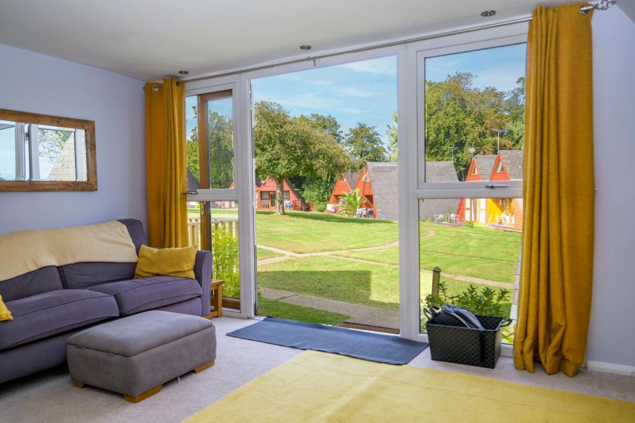 Escape To A Clifftop Chalet With Pool And Tennis Onsite - 1A Kingsdown Holiday Park Exterior photo