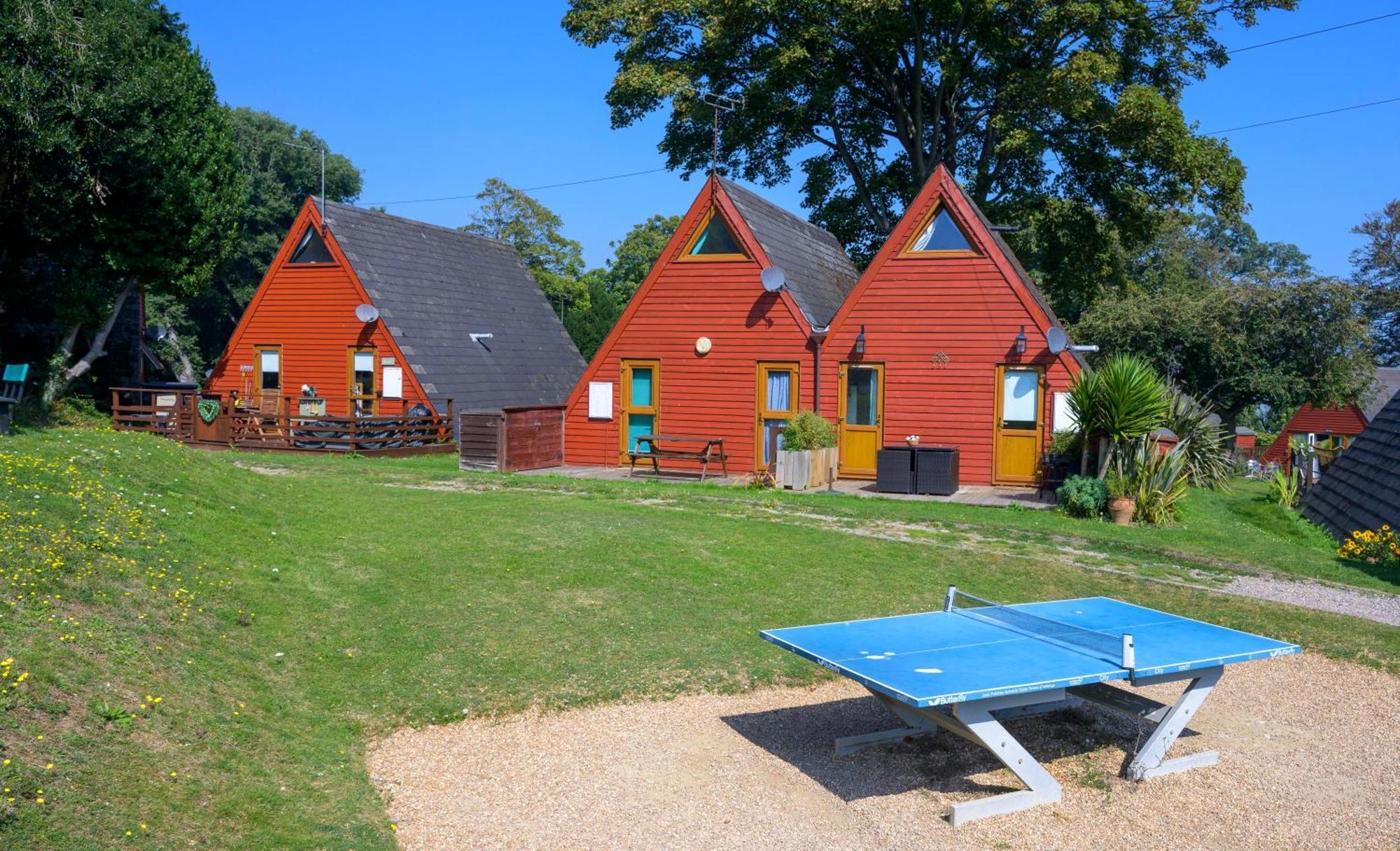 Escape To A Clifftop Chalet With Pool And Tennis Onsite - 1A Kingsdown Holiday Park Exterior photo