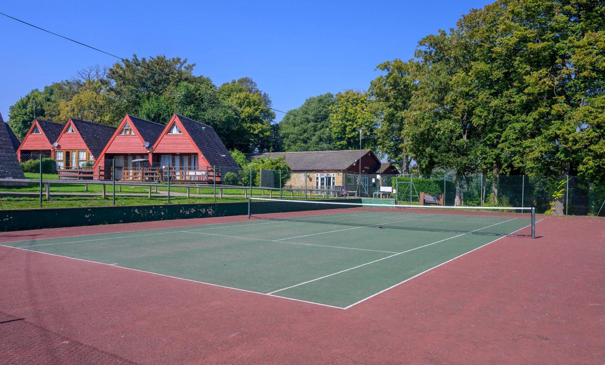 Escape To A Clifftop Chalet With Pool And Tennis Onsite - 1A Kingsdown Holiday Park Exterior photo